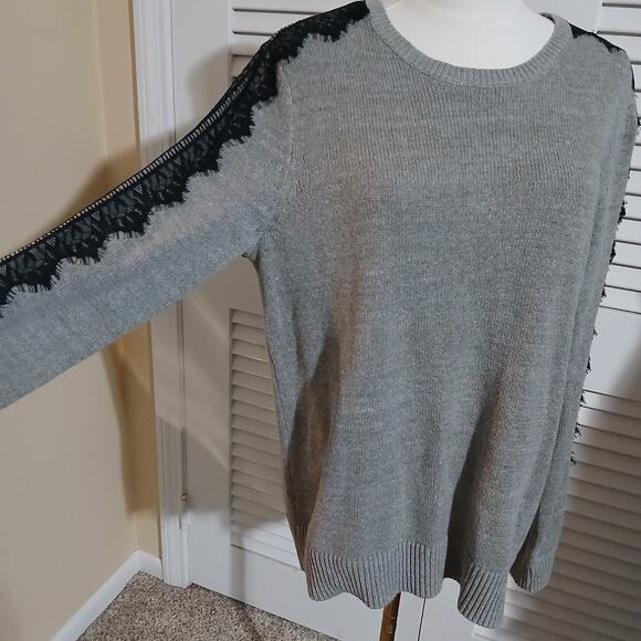 BCBG MAX AZARIA Med Grey Black-Lace-Accent Long-Sleeved Cotton Blend Sweater - Picture 1 of 13